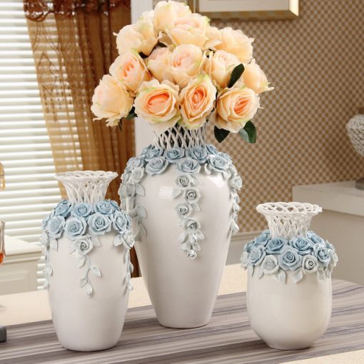 Sehpa Üstü İçin Çiçeklerle Süslü Mavi Beyaz Vintage Vazolar