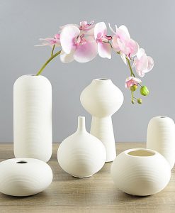 Beyaz Modern Tasarım Vazolardan Ev Dekorasyon Ürünü